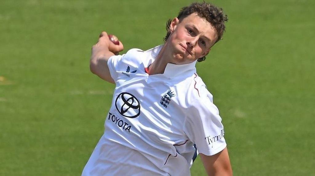 Harmison signs first professional Durham deal