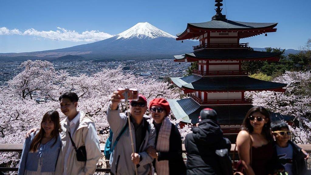 Japan raises residency fee for foreign nationals by twenty-fold