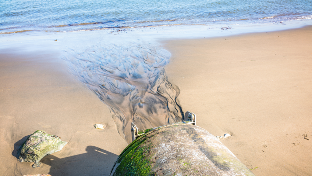More than 800,000 hours of sewage spills in Wales last year, report claims