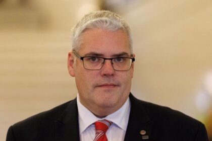 Garvaghy Road investigation to start next week - Robinson