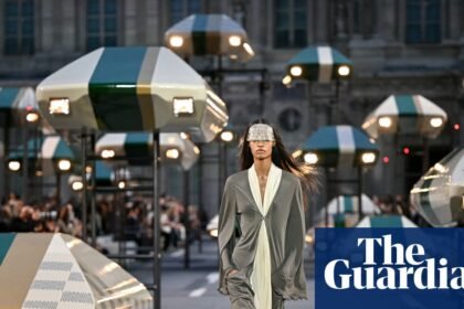 Nicolas Ghesquière takes us into the future for Louis Vuitton show in Paris
