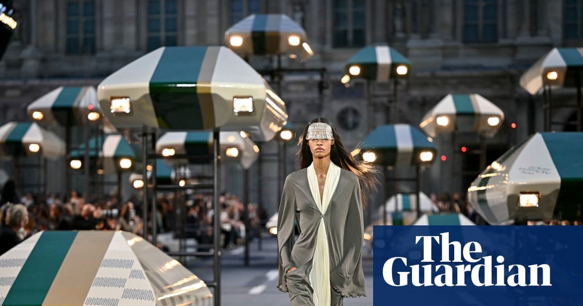 Nicolas Ghesquière takes us into the future for Louis Vuitton show in Paris