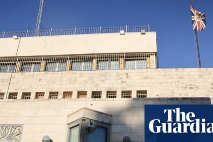 UK threatens to expel Israeli diplomats after closing of East Jerusalem consulate