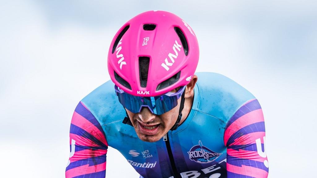 French cyclist Auge in induced coma after crash