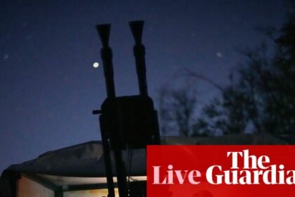 Russia continues strikes on Ukraine as Zelenskyy visits frontline – Europe live