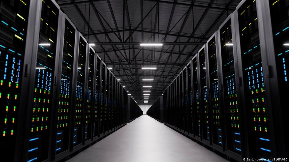 As Russia steps up attacks on Ukrainian data centers, could Ukraine soon be offline?