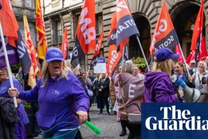 Glasgow city council reaches pay deal with union to avert fire-and-rehire plan