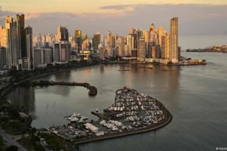 Strong earthquake shakes Panama, prompting tsunami alert