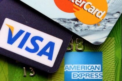 Banks still refusing credit cards, watchdog says