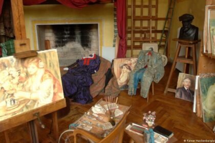 France: Investigators recover 2 stolen Renoir paintings