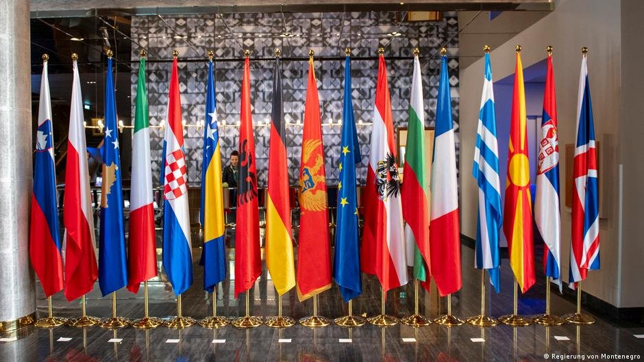 EU seeks ways to make expansion more palatable to members