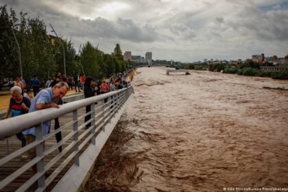 Torrential rain and flooding leave 2 dead and 1 missing in Spain's Catalonia region