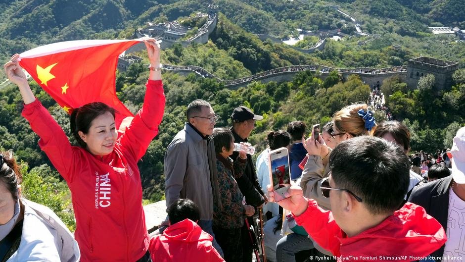 China's Golden Week reveals cautious consumer spending despite travel surge