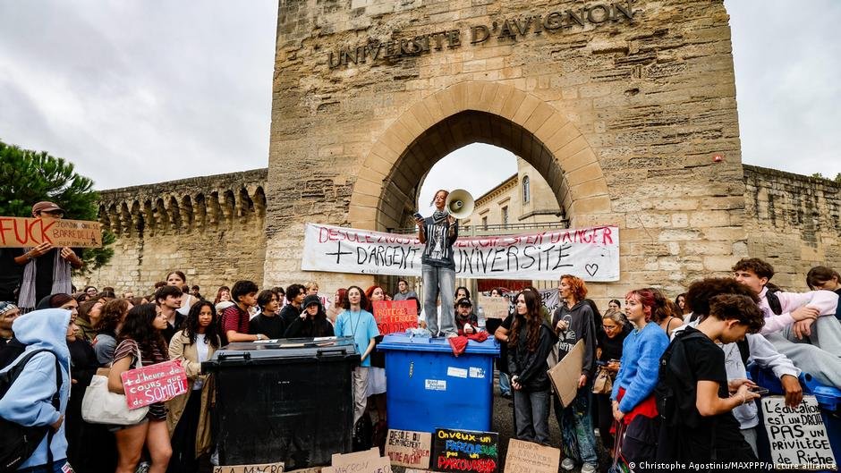 Schools crisis in France: Investment fails to inspire confidence