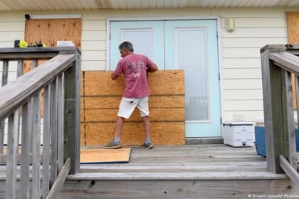 Hurricane Isaias intensifies en route to US Gulf Coast