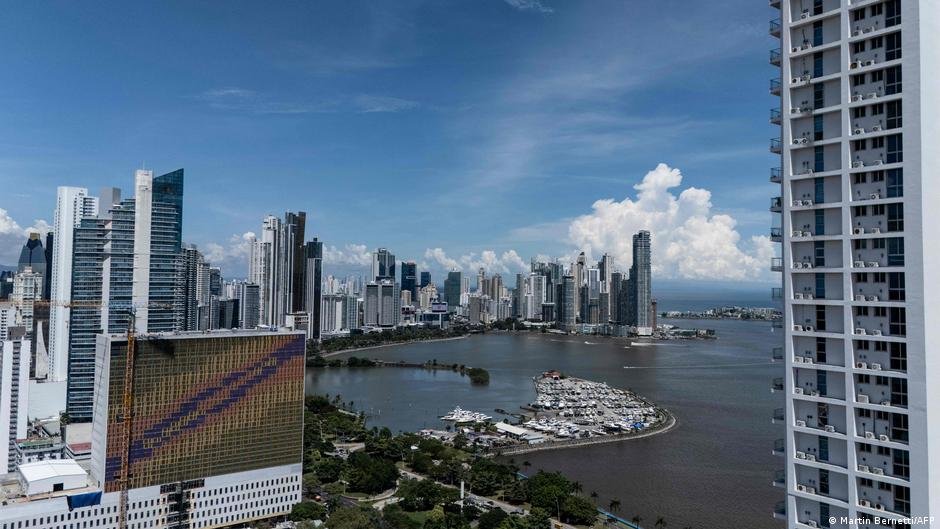 Strong earthquakes shake Panama, prompting tsunami alert