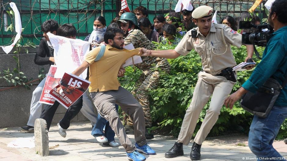 Indian authorities crack down on 'Cockroach' protest in central Delhi. Follow live.