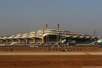 Yemen's Houthis warn passengers not to use Saudi airports