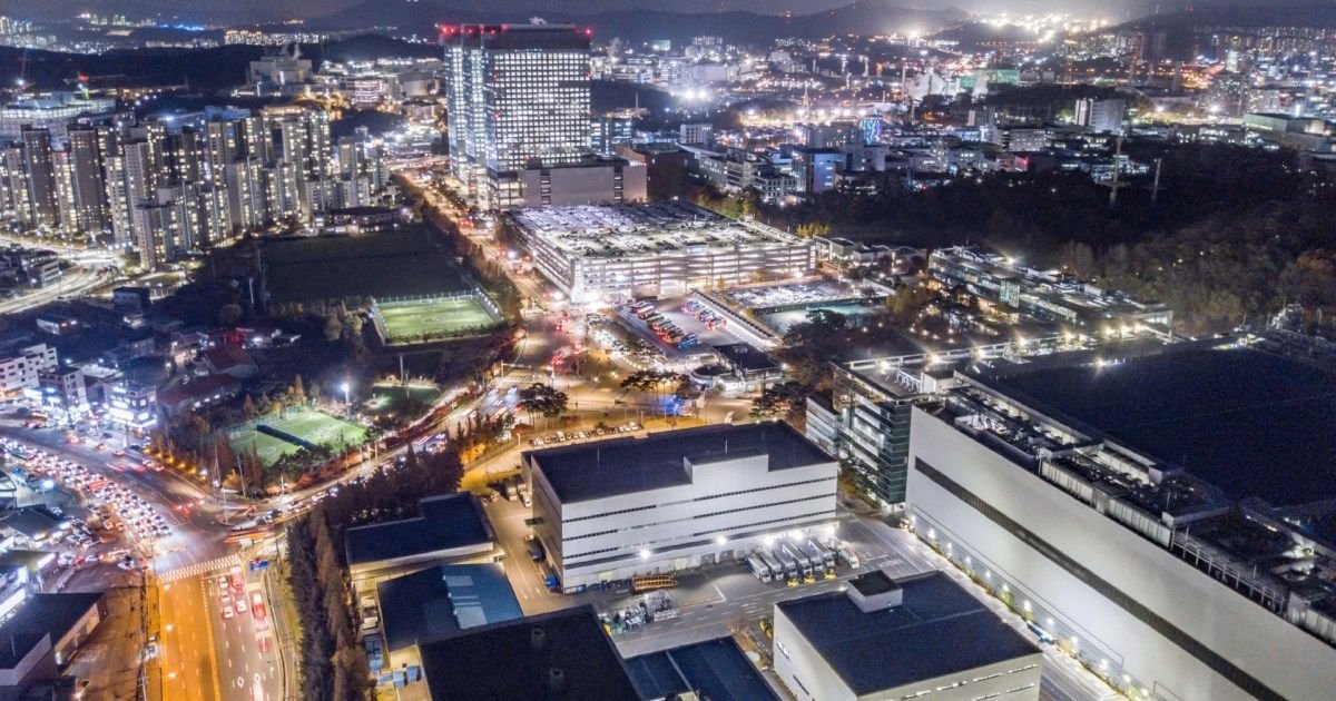 South Korea’s exports hit record high on AI boom