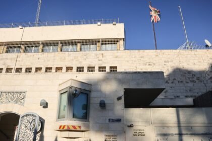 UK ‘threatens to expel 27 Israeli diplomats’ over Jerusalem consulate