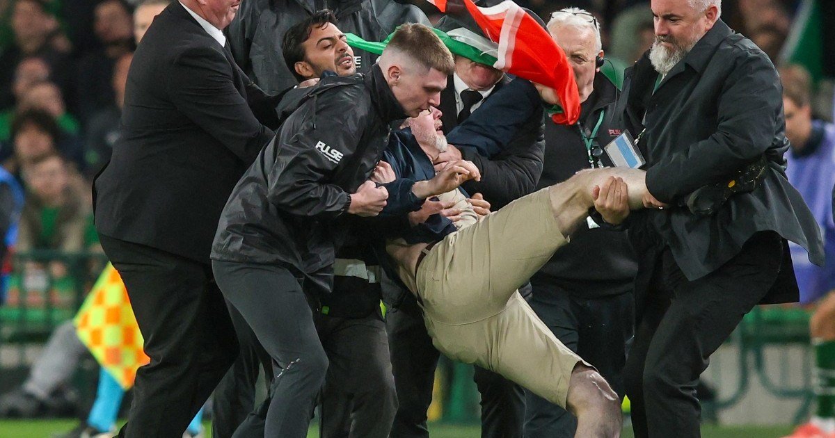 Protesters halt game as calls grow on Ireland to boycott second Israel game