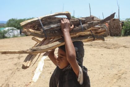 More than 200,000 displaced as fighting escalates in Yemen, UN says