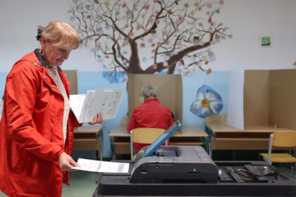 Polls open in Bosnia and Herzegovina as pro-Russian politician looms large over race