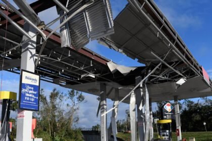 Hurricane Isaias leaves two dead and 800,000 without power in US Southeast