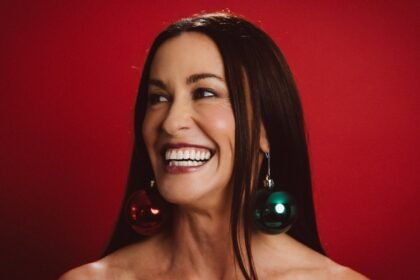 Alanis Morissette Is Dropping a Holiday Album