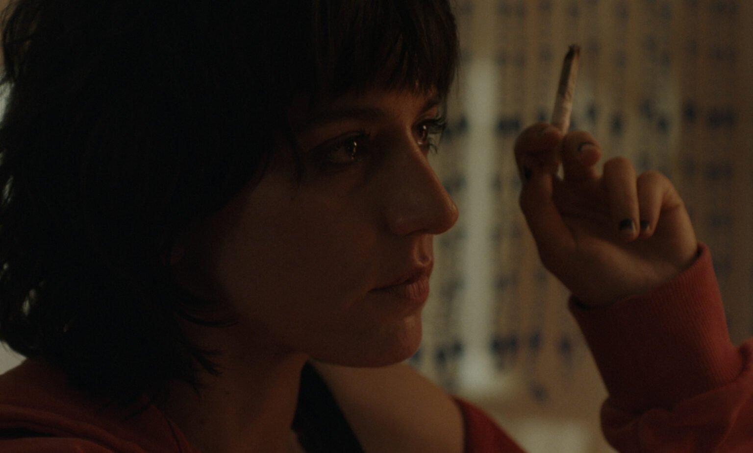 ‘I, Addict’ Creator Javier Giner Unpacks ‘This Solitude,’ a Film ‘About ‘Those Who Keep Functioning While Something Inside Them Is Falling Apart’