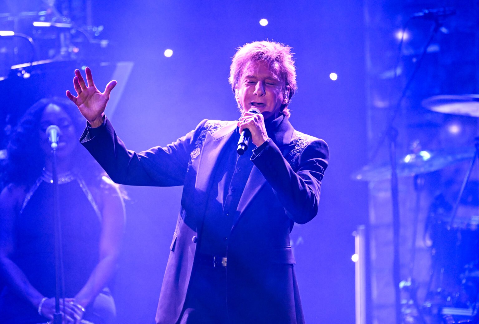 Barry Manilow Cancels Las Vegas Residency Shows Days After Returning to the Stage Post-Cancer Recovery
