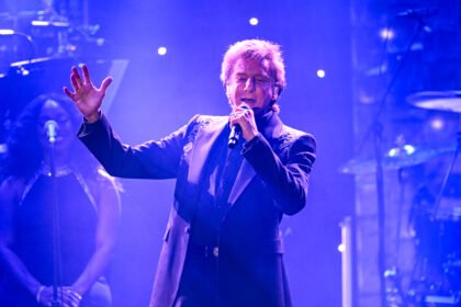 Barry Manilow Cancels Las Vegas Residency Shows Days After Returning to the Stage Post-Cancer Recovery