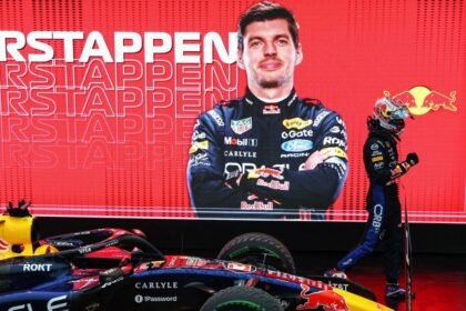 Verstappen wins chaotic Singapore GP F1 sprint after Russell crashes