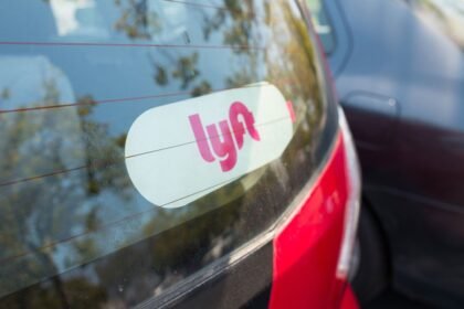 Lyft is paying $272.5M to settle lawsuit over how it classified drivers