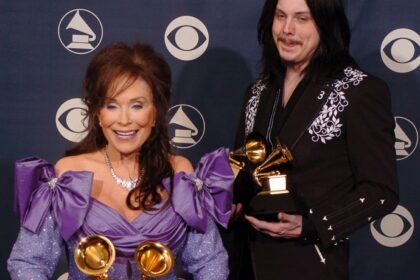 Loretta Lynn’s Late-Career Masterpiece ‘Van Lear Rose’ Is Returning to Streaming