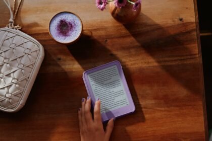 The new Kindle ditches the bezel in a push toward a smaller, lighter e-reader