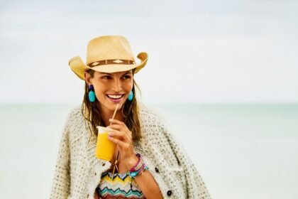 Along the Florida Coast, a Look at the Coming Season's Gold Accessories