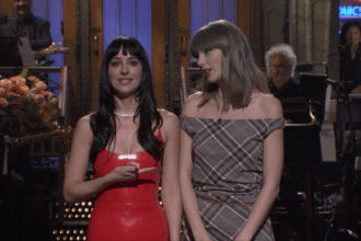 ‘SNL’: Dakota Johnson Confides in Taylor Swift About Dating Musicians