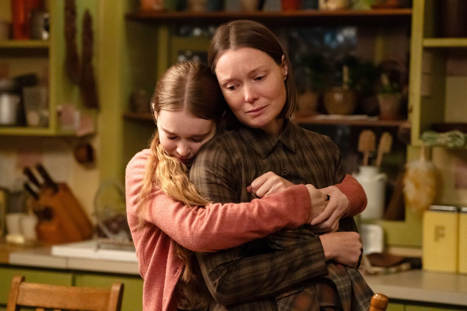 ‘Carrie’ Star Samantha Sloyan on Modernizing an Iconic Evil Mom, Playing a Character Who ‘Chooses Violence’ and Being Mike Flanagan’s Secret Weapon