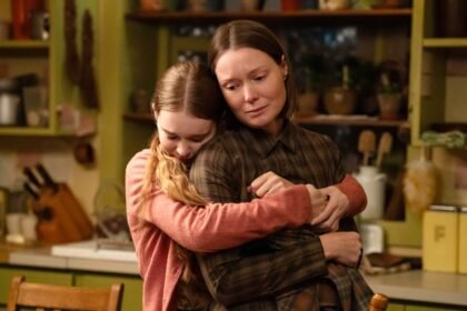 ‘Carrie’ Star Samantha Sloyan on Modernizing an Iconic Evil Mom, Playing a Character Who ‘Chooses Violence’ and Being Mike Flanagan’s Secret Weapon