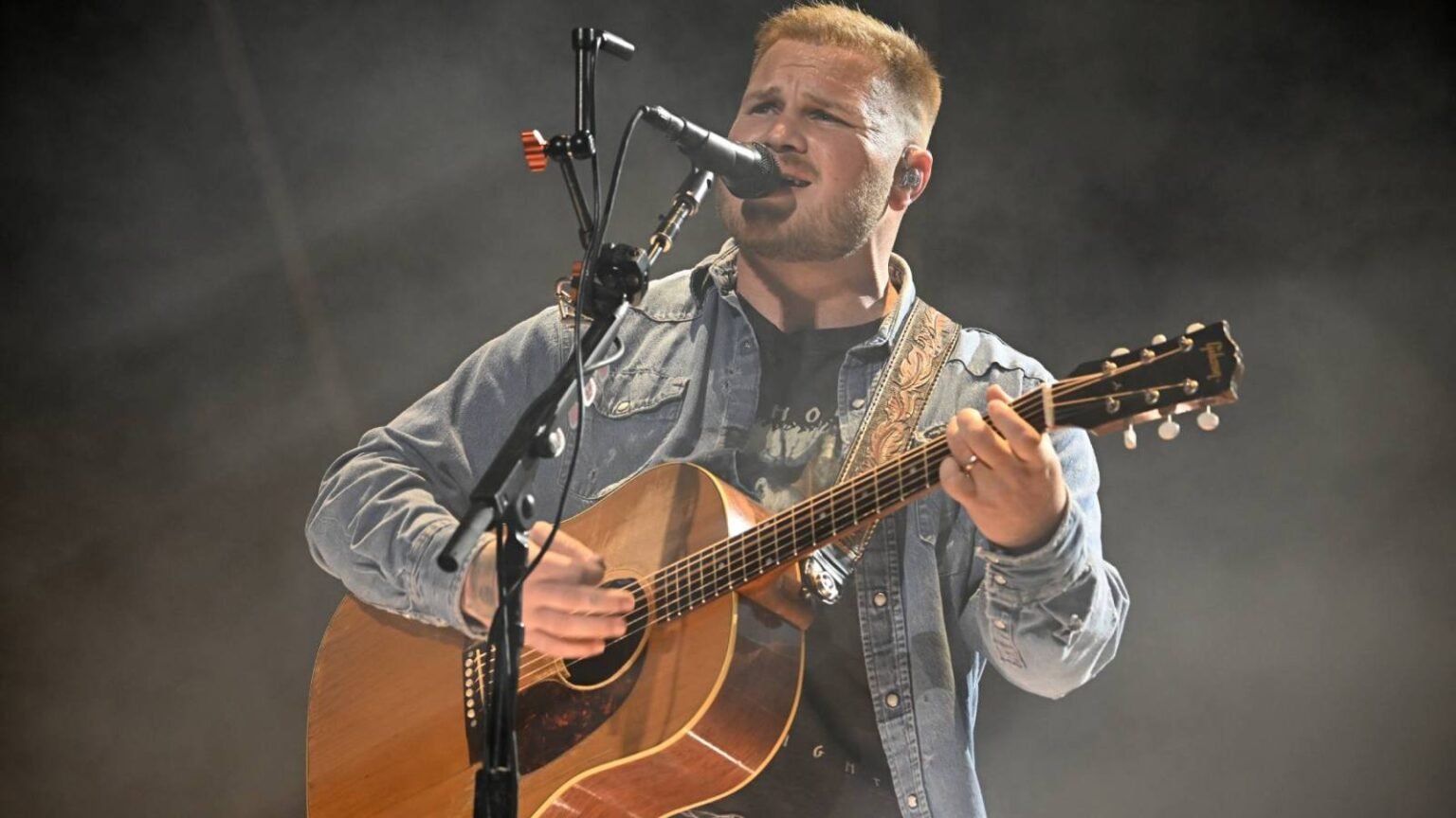 Zach Bryan Wears ‘Free Palestine’ Shirt at Gillette After Owner Robert Kraft Banned Macklemore
