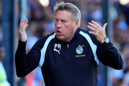 Bristol Rovers coach Raynor diagnosed with bowel cancer