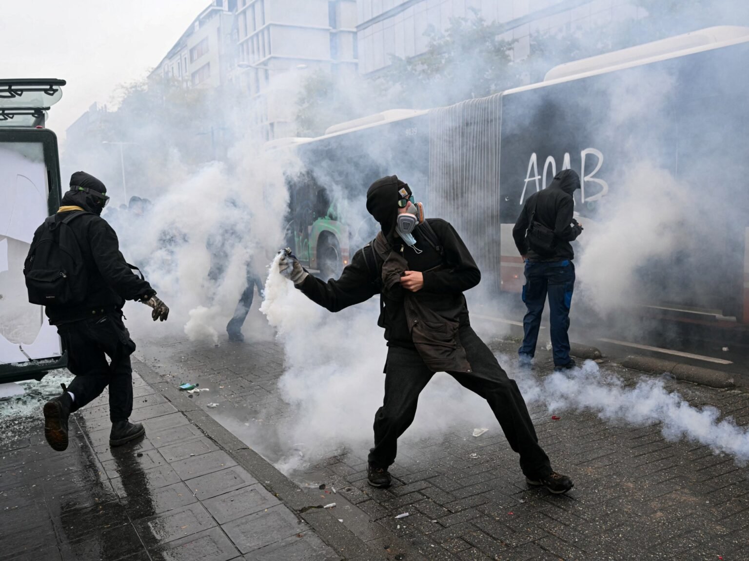 Thousands rally for anti-austerity protest in Brussels amid clashes