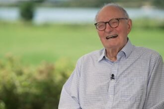 Alan Alda on fighting Parkinson's with laughter