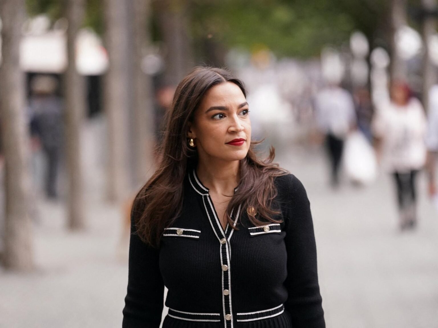 Alexandria Ocasio-Cortez outlines stakes for progressives at NYC fundraiser
