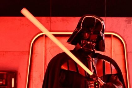 "Star Wars" lightsaber used in "I am your father" duel could sell for $1 million