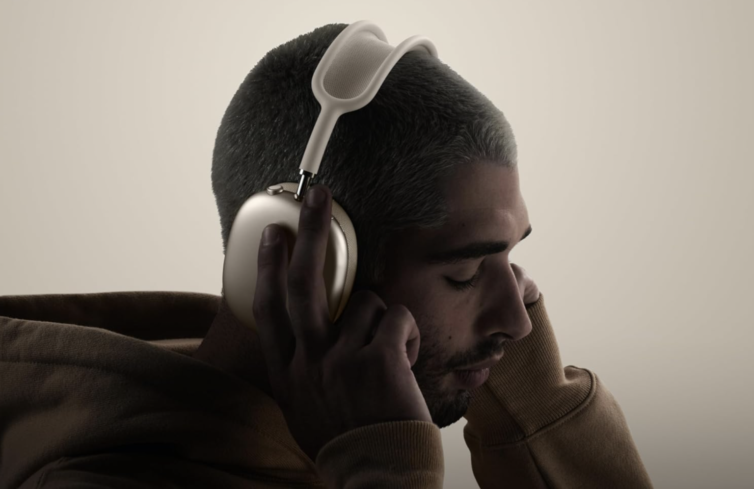 Apple’s Latest AirPods Max Headphones Get Rare $120 Discount for Prime Day
