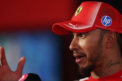 Hamilton bemused after glitch turns F1 into 'Lego race'