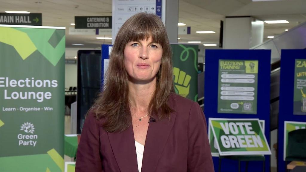 Greens take aim at landlord 'super earners'