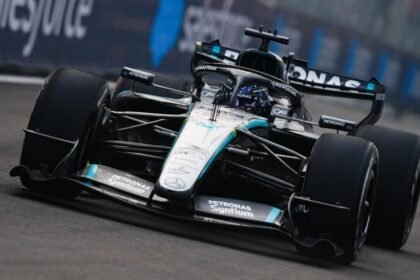 Russell fastest from Leclerc in Singapore practice